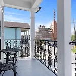 Spacious 4Br Mid-City Home With Pool & Balcony
