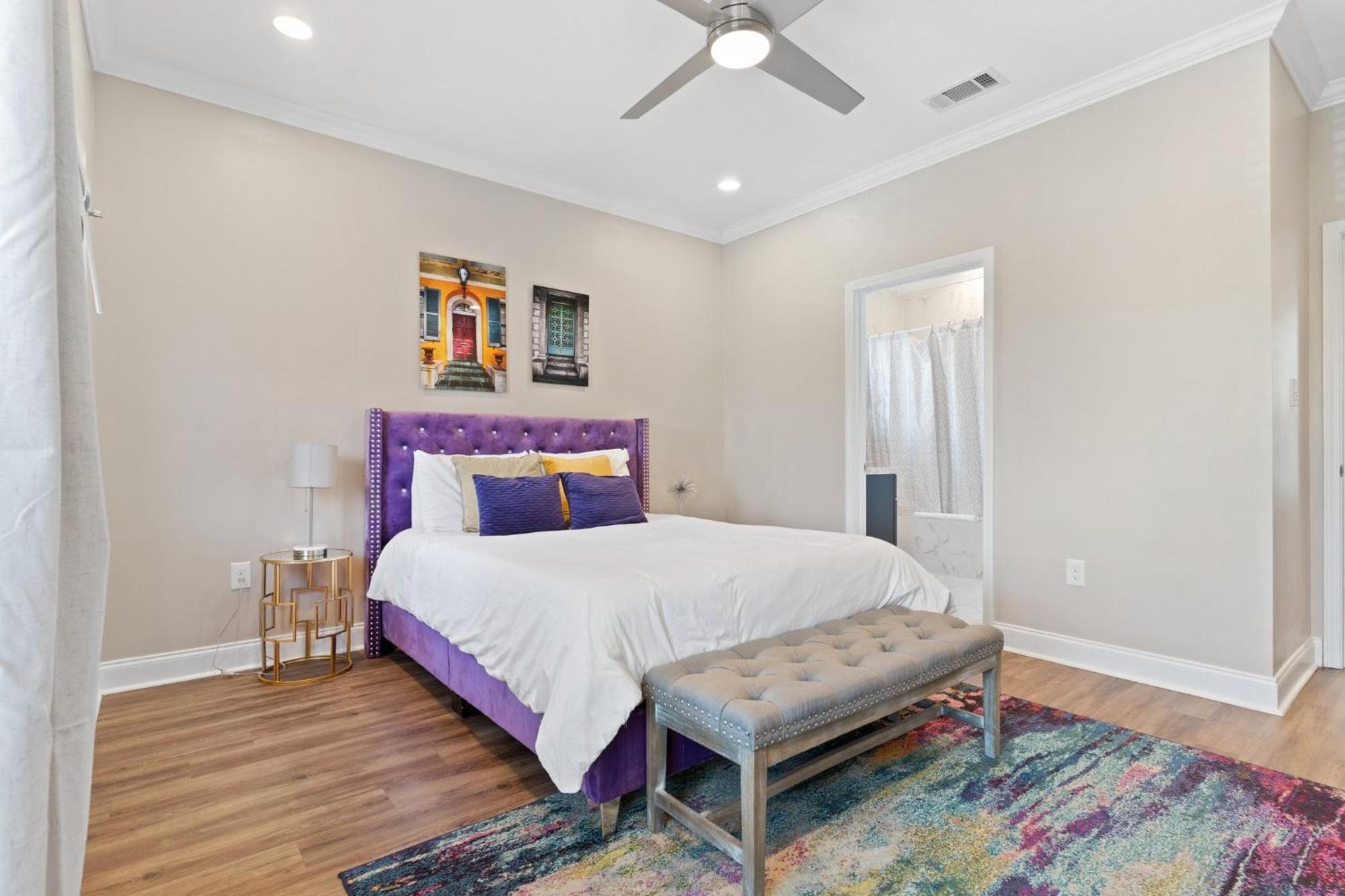 Spacious 4br Mid-city With Pool & Balcony Holiday home *